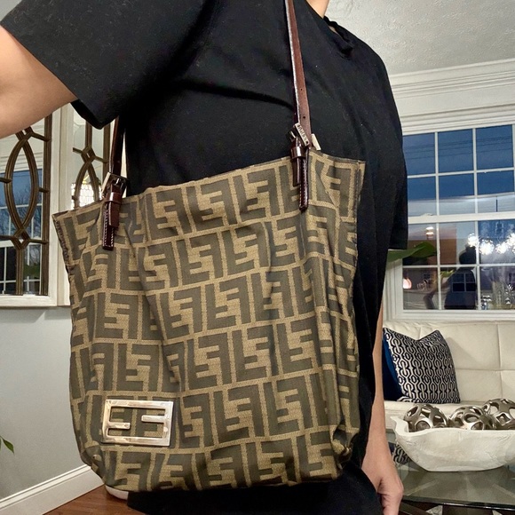 FENDI Zucca Canvas Tote Bag Khaki Brown | Preloved Great Condition - Picture 2 of 14